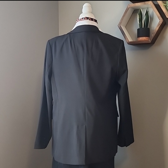 Banana Republic Black Blazer- Size 14 - Picture 2 of 8